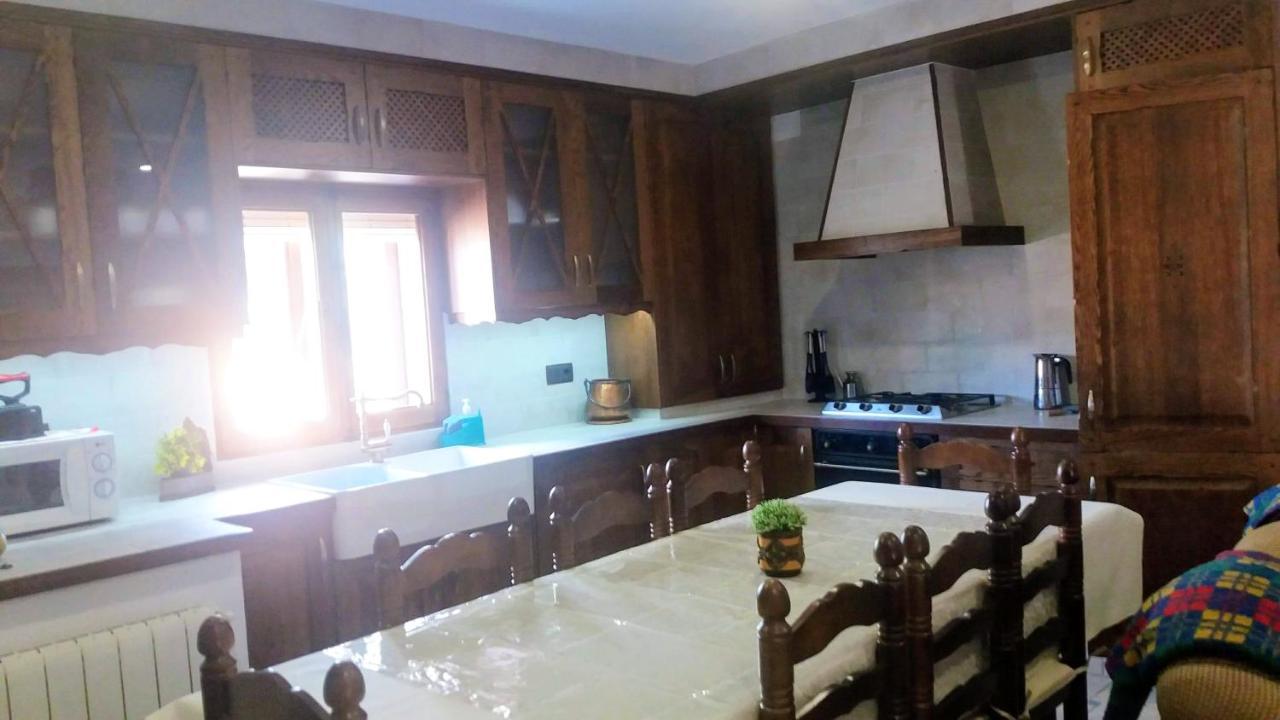 House With 5 Bedrooms In Munera With Wonderful Lake View Private Pool And Enclosed Garden Esterno foto
